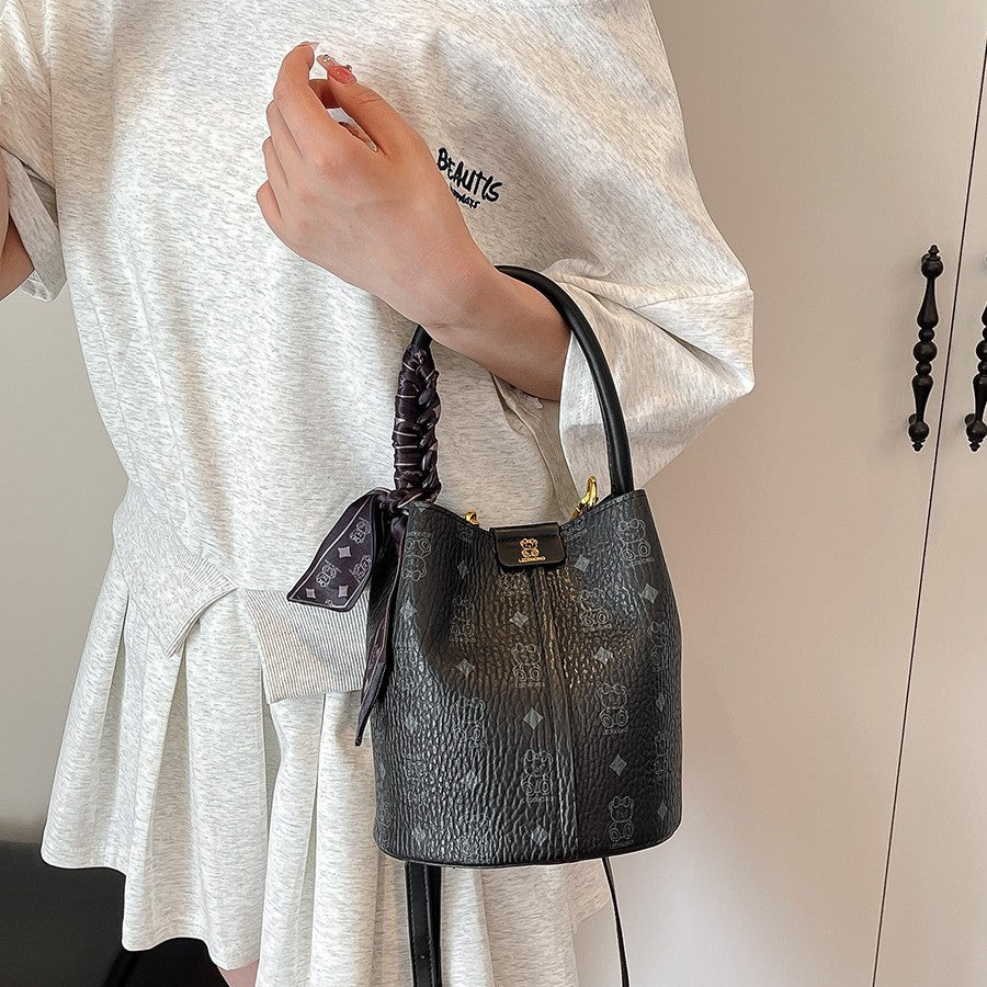 Presbyopic Retro Crossbody Bag Women's New Versatile Handheld Bucket Bag Western Style Commuter Shoulder Bag