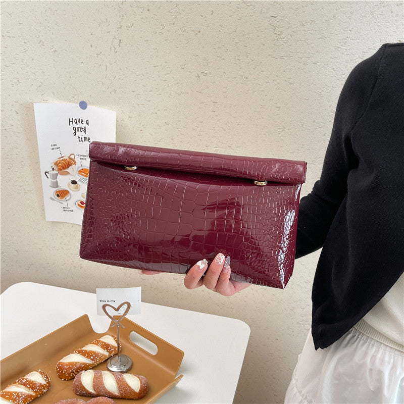 Clutch Women's New Solid Color Oily Leather All-Matching Western Style Leisure Commute Party Fashion Personality Dinner Bag