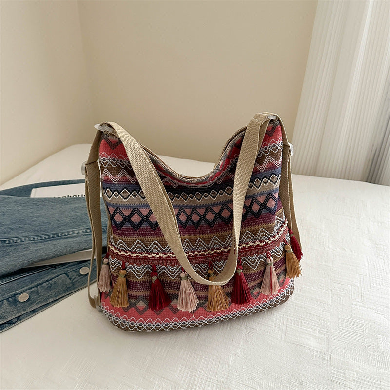 Tote Bag Female Ethnic Featured New Casual Travel Shoulder Bag Fashion Girl Crossbody Tassel Bag