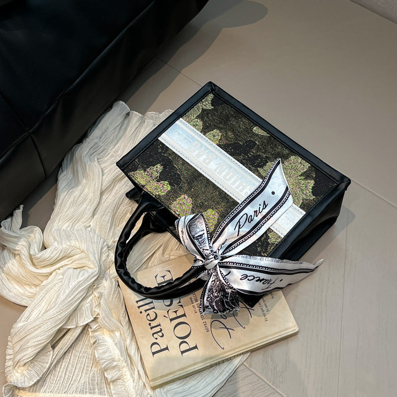 Elegant Floral Tote Bag with Bow Detail - Stylish Everyday Carry for Women