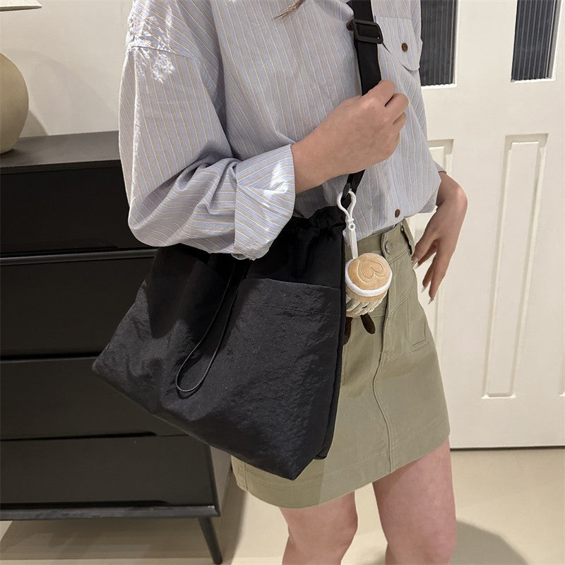Minimalist Casual Canvas Tote Bag for Women 2024 New Japanese Style Large Capacity Shoulder Crossbody Bag with Zipper and Inner Pocket