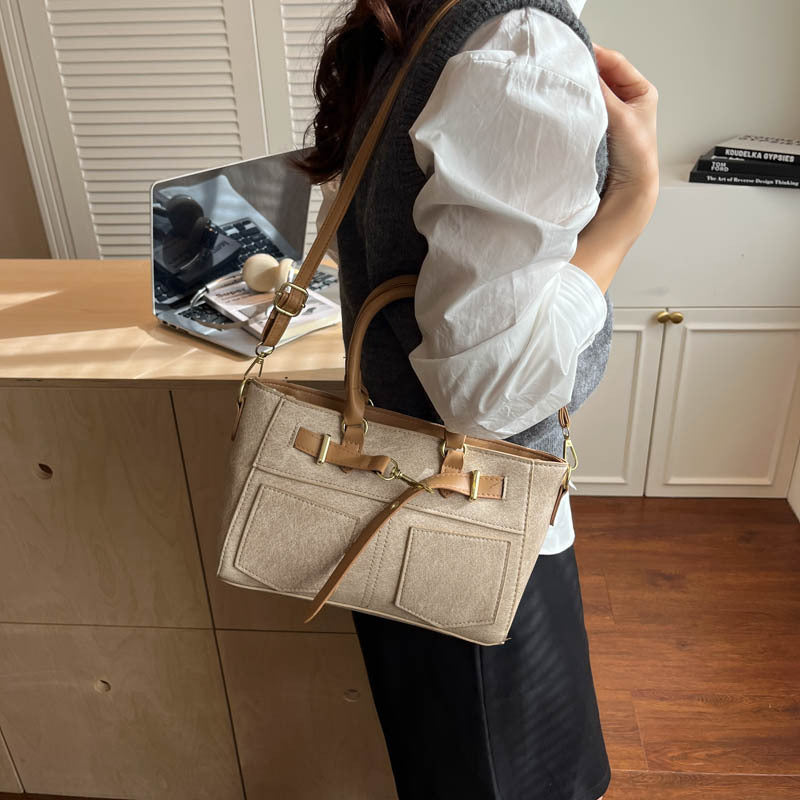 2025 Winter New Korean Style Large Capacity Tote Bag with PU Material and Simple Urban Design, Perfect for Daily Use