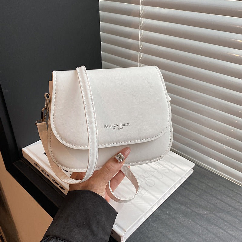 Fashion Simple Shoulder Square Pouch Women's New Arrival in Season Trendy Fashion Crossbody Mobile Phone Bag Simple Small Square Bag