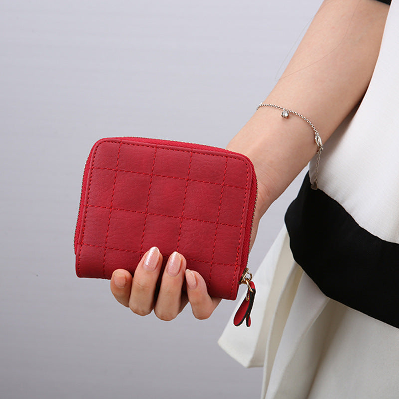 Cute Quilted Zipper Wallet for Women, Compact and Stylish Everyday Purse with Fashionable Design