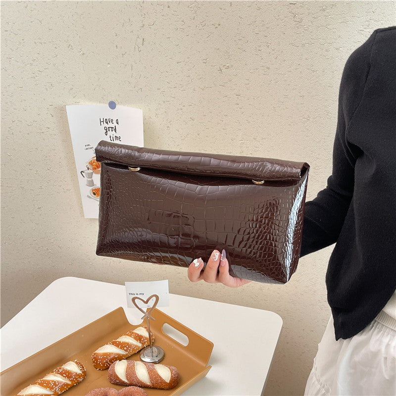 Clutch Women's New Solid Color Oily Leather All-Matching Western Style Leisure Commute Party Fashion Personality Dinner Bag