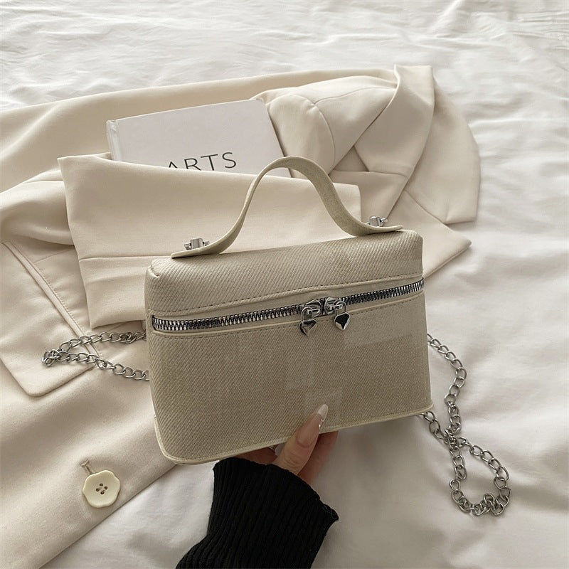 Summer New Fashion Simple Shoulder Messenger Bag Chain Design Love Heart Small Square Bag with Zip
