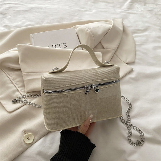 Summer New Fashion Simple Shoulder Messenger Bag Chain Design Love Heart Small Square Bag with Zip