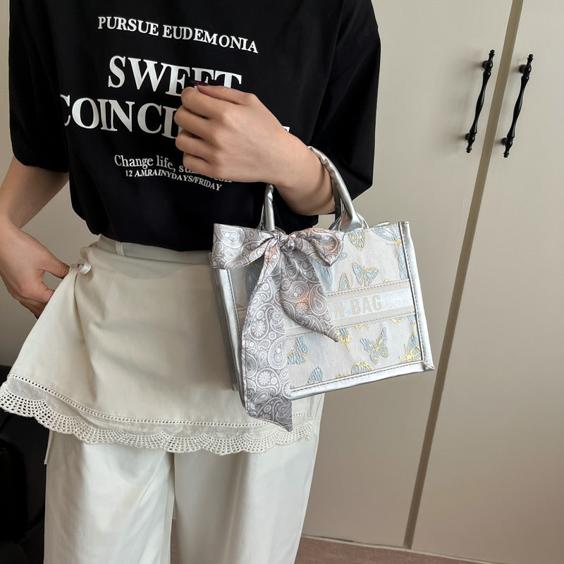Elegant Floral Tote Bag with Bow Detail - Stylish Everyday Carry for Women