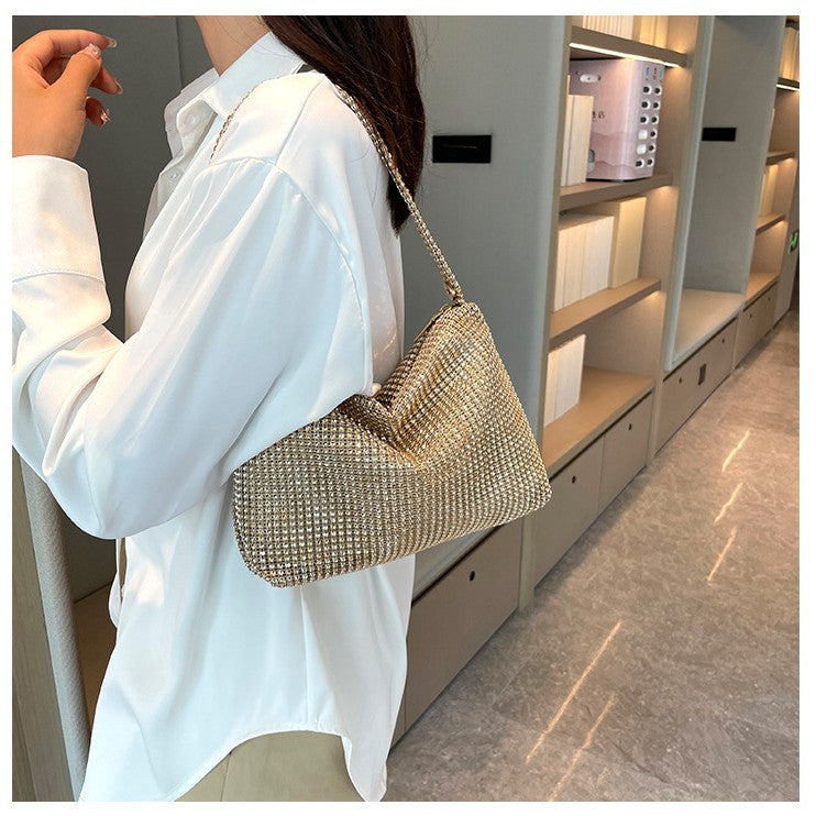 Chic Korean-Style Crossbody Bag with Rhinestone Detailing and Chain Strap for Everyday Fashion