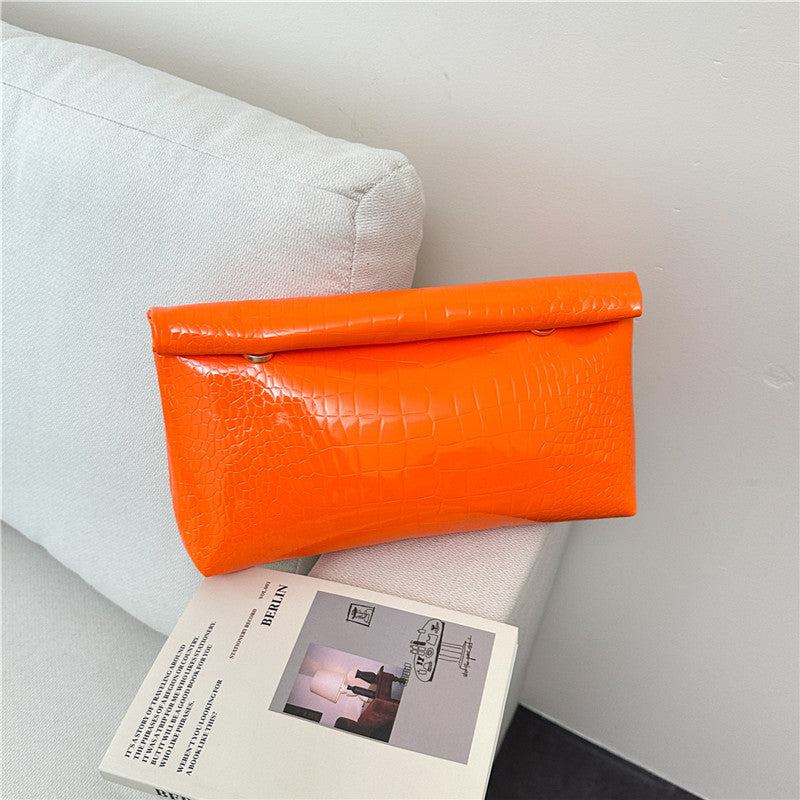 Clutch Women's New Solid Color Oily Leather All-Matching Western Style Leisure Commute Party Fashion Personality Dinner Bag