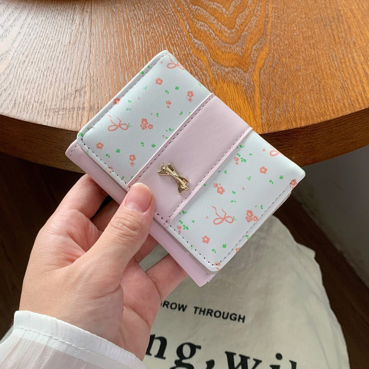 Good-looking Floral Bow Women's Three-Fold Wallet, Simple Fashion Light Portable Card Holder Purse