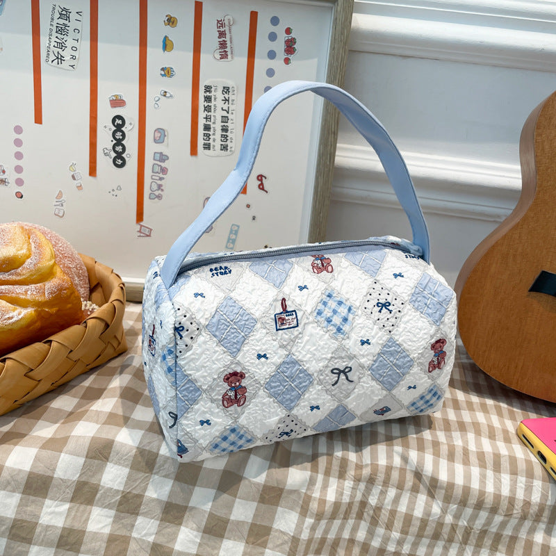 Cute Patchwork Bucket Bag for Women with Bear Pattern, Fashionable Quilted Design, Perfect for Daily Use and Commuting