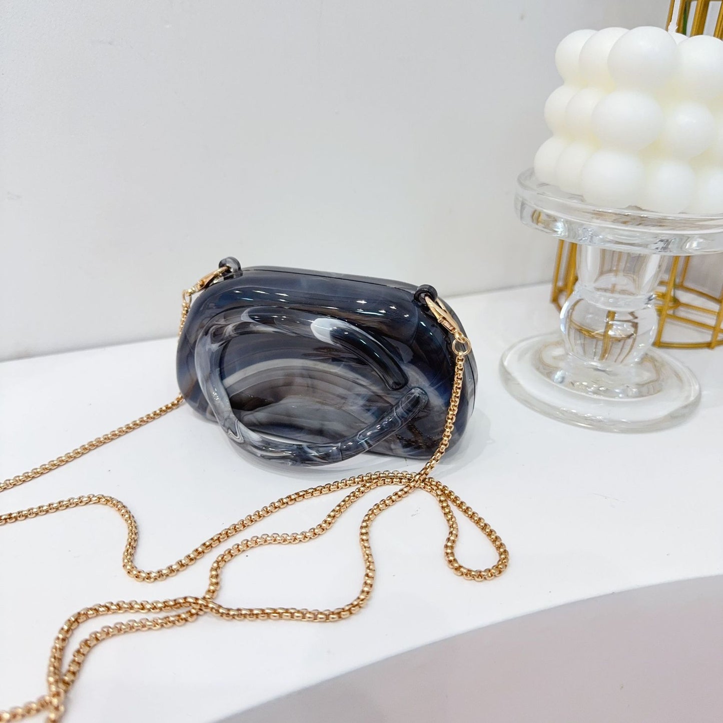 Chic Acrylic Clutch Bag with Chain Strap for Women, Mini Crossbody Evening Bag with Magnetic Closure and Shell Shape Design