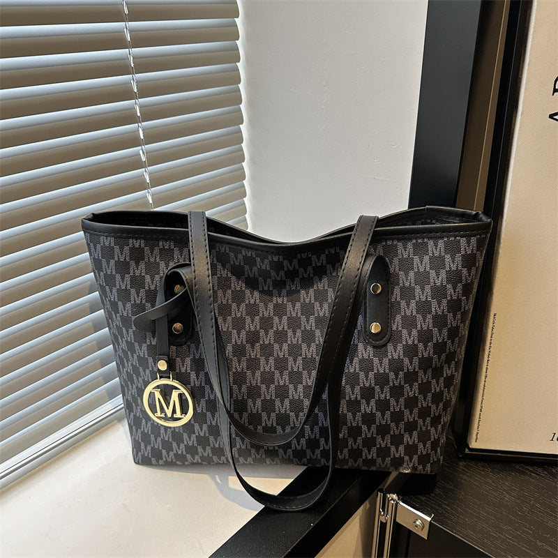 New Fashion Tote Bag Women's Large Capacity Shoulder Bag Fashion Letters Printed Commuter Handbag