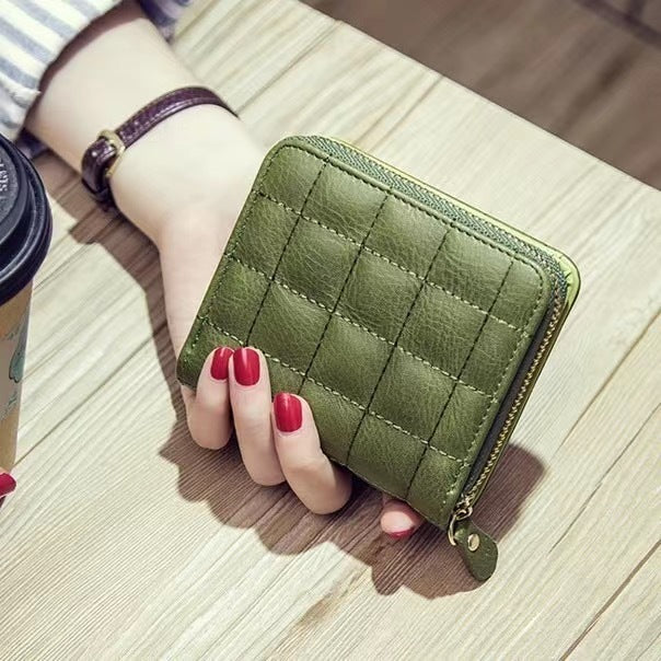 Cute Quilted Zipper Wallet for Women, Compact and Stylish Everyday Purse with Fashionable Design