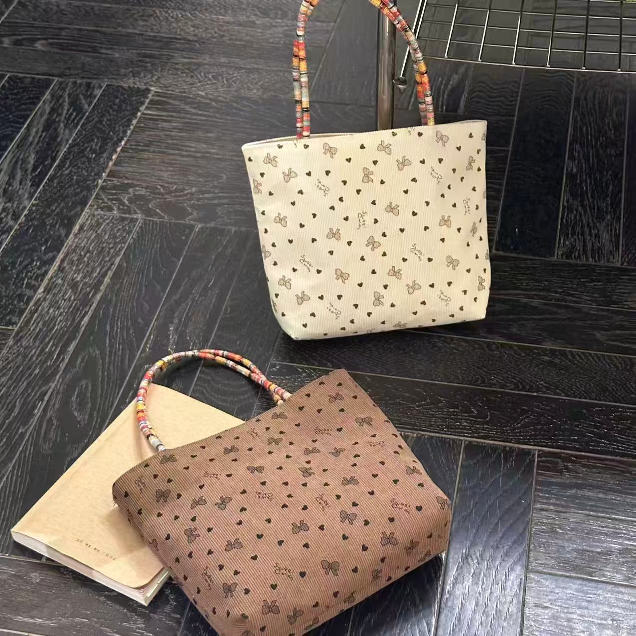 New Fashion Large Capacity Totes Pattern Color Handle Commuter Everyday Joker Practical