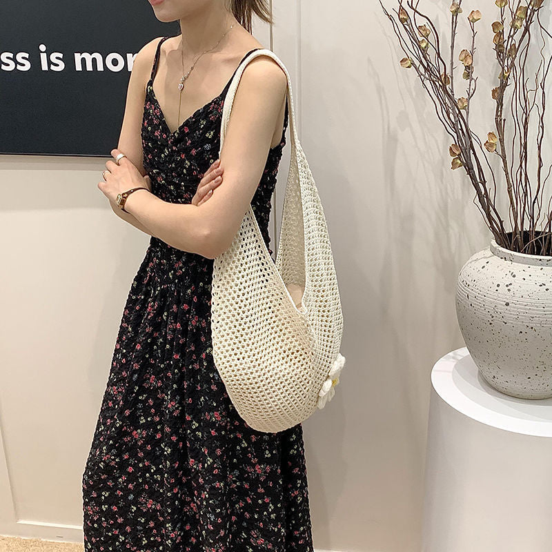 Women's Shoulder Bag Hand-Woven Women's Tote Bag Large Capacity Shoulder Bag Beach Holiday Crossbody Straw Bag European and American Retro Style