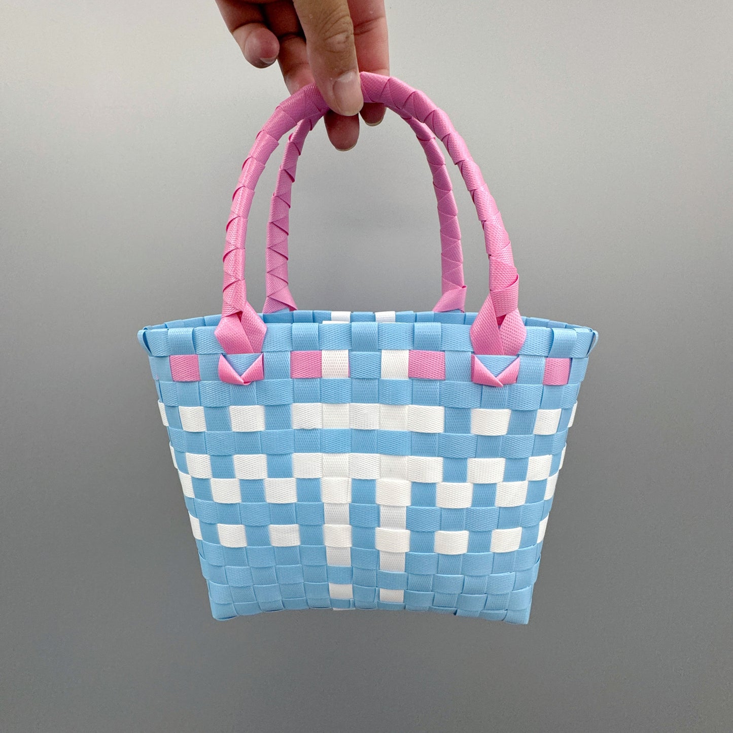Handwoven Checkerboard Tote Bag for Women, Fashionable Beach & Daily Use, Soft PVC Material with Open Top and Inner Pockets