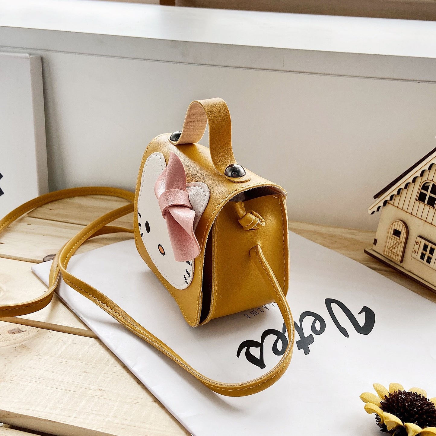 Cute Kitty Face Mini Crossbody Bag for Kids with Bow Design, Fashionable Daily Accessory
