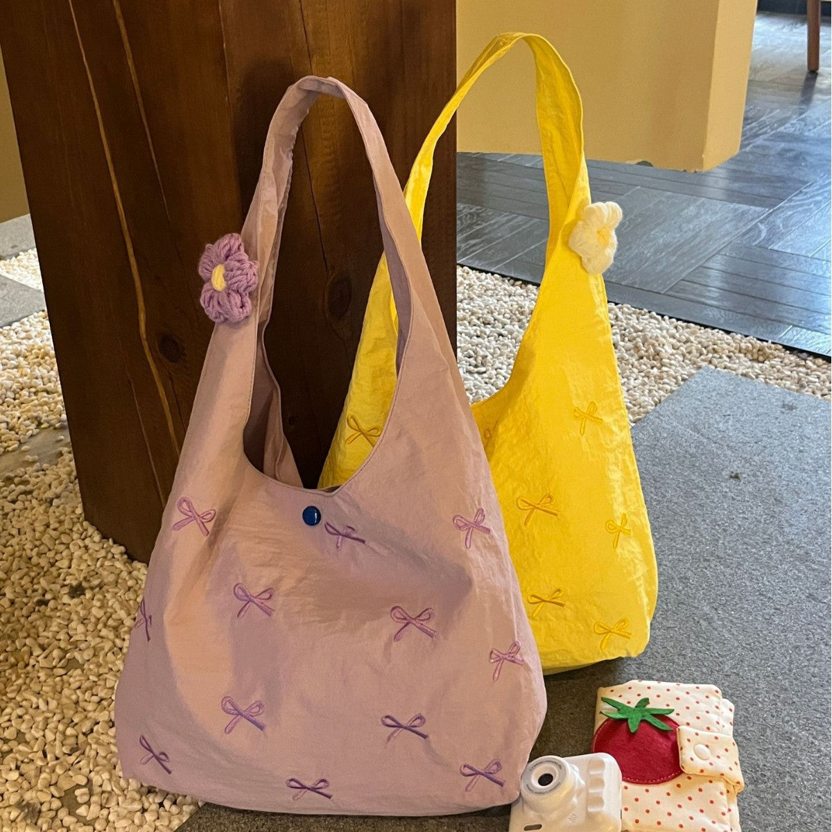 Charming Embroidered Tote Bag with Bow Details, Large Capacity Shoulder Bag for Casual Outings and Daily Commute