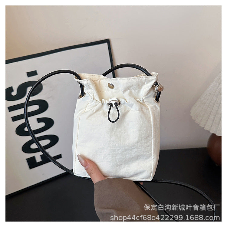 Spring and Summer Leisure All-Match Nylon Messenger Bag Female Lightweight Simple Fashion Change Earphone Bag