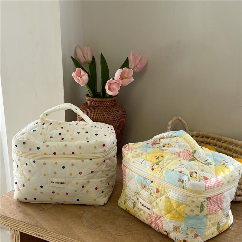Cute Quilted Cosmetic Bag with Floral Patchwork Design for Daily Makeup and Travel Storage