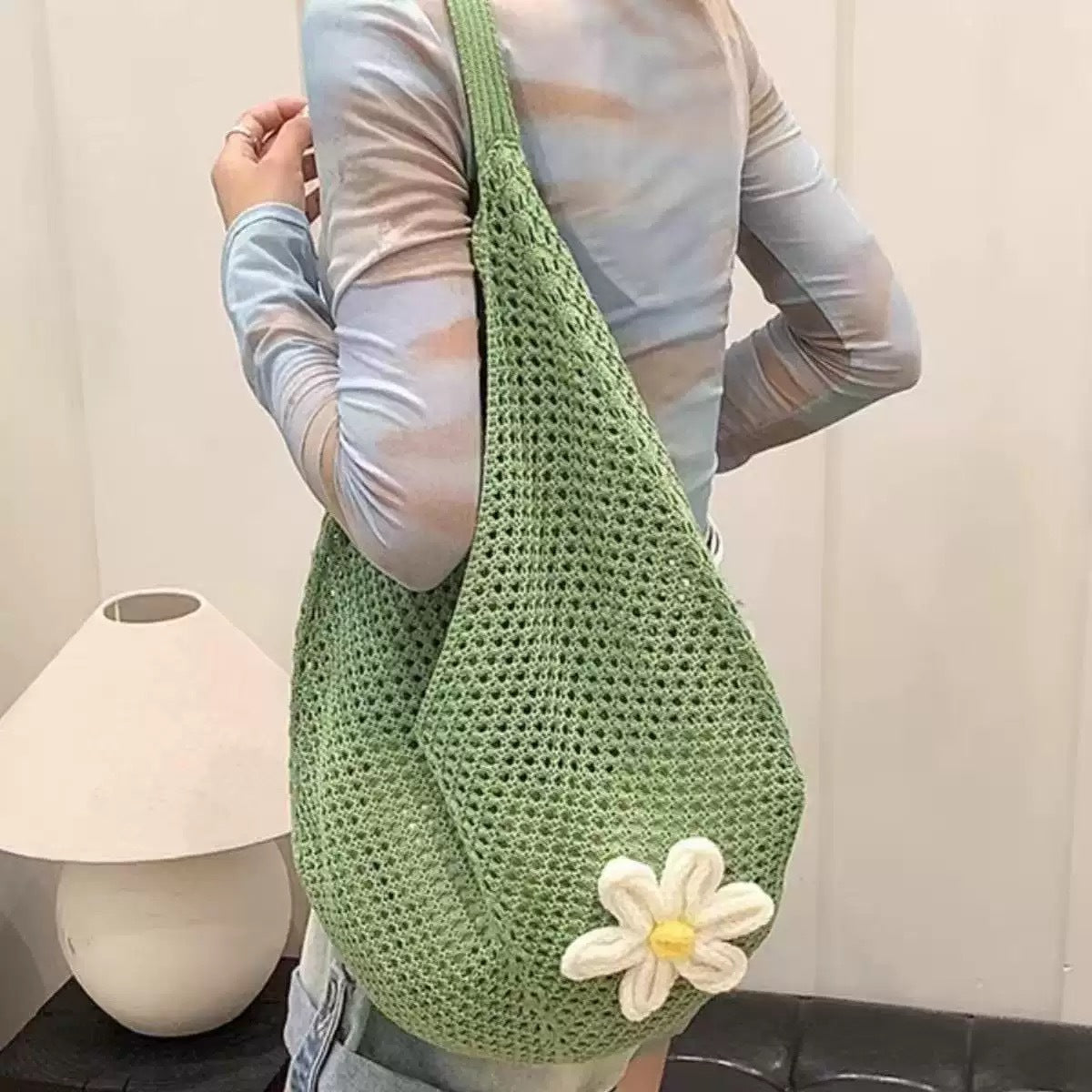 Women's Shoulder Bag Artistic Style Crocheted Daisy Tote Bag Beach Vacation Lightweight Shoulder Bag Leisure Travel Essential Woven Handbag