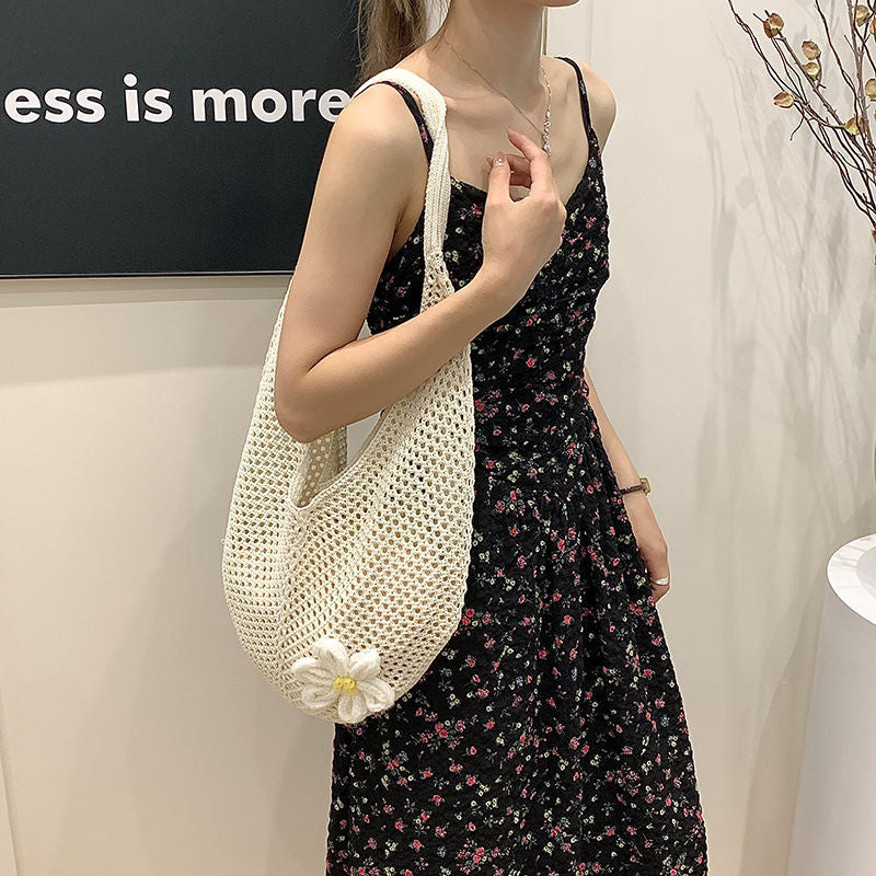Women's Shoulder Bag Hand-Woven Women's Tote Bag Large Capacity Shoulder Bag Beach Holiday Crossbody Straw Bag European and American Retro Style