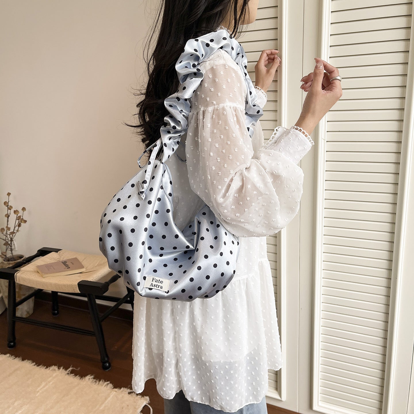 Korean Style Polka Dot Pleated Messenger Bag Women's Fashionable Large Capacity Soft Tote Everyday Joker Casual Shoulder Bag