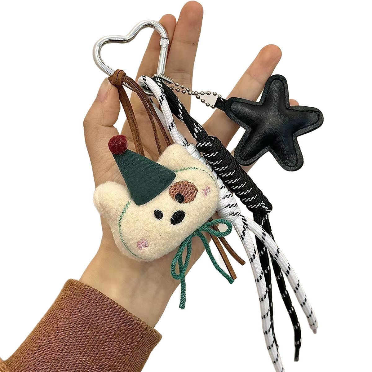 Cute Furry Bear Keychain with Climbing Rope and Star Charm - Adorable Bag Accessory for Fashion Lovers