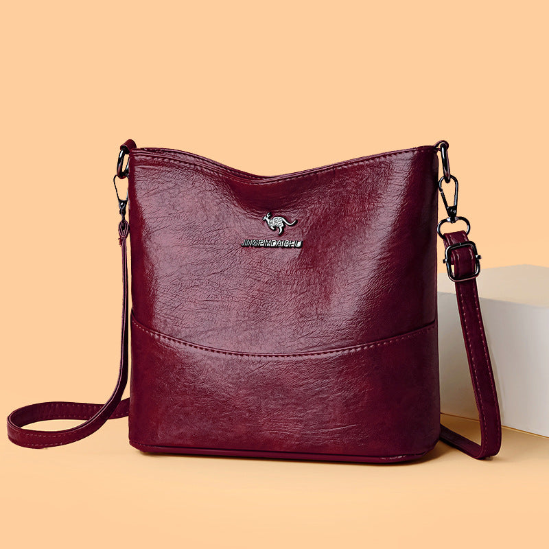 Elegant Soft PU Leather Shoulder Bag with Zipper Closure and Stylish Stitching Design for Daily Fashion