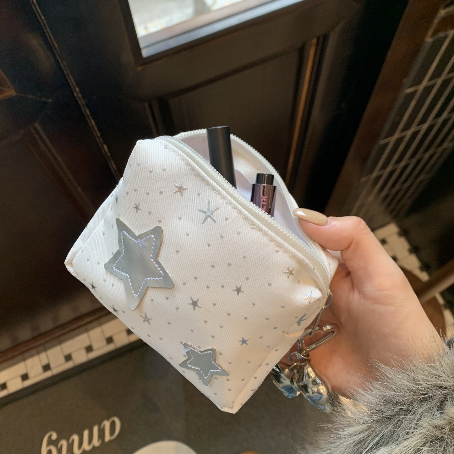 Starry Mini Cosmetic Bag for Women - Portable Makeup Organizer with Zipper, Ideal for Travel and Daily Use