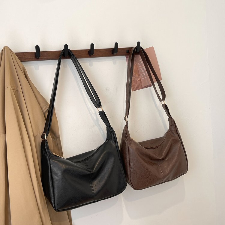 2025 New Fashion Women's Large Capacity Shoulder Tote Bag, Korean Style Retro Casual Commute Water Bucket Bag with Zipper Closure and Inner Phone Pocket