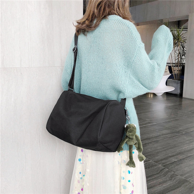 Korean Street Style Canvas Shoulder Bag for Women, Minimalist Urban Design with Zipper Closure and Adjustable Strap
