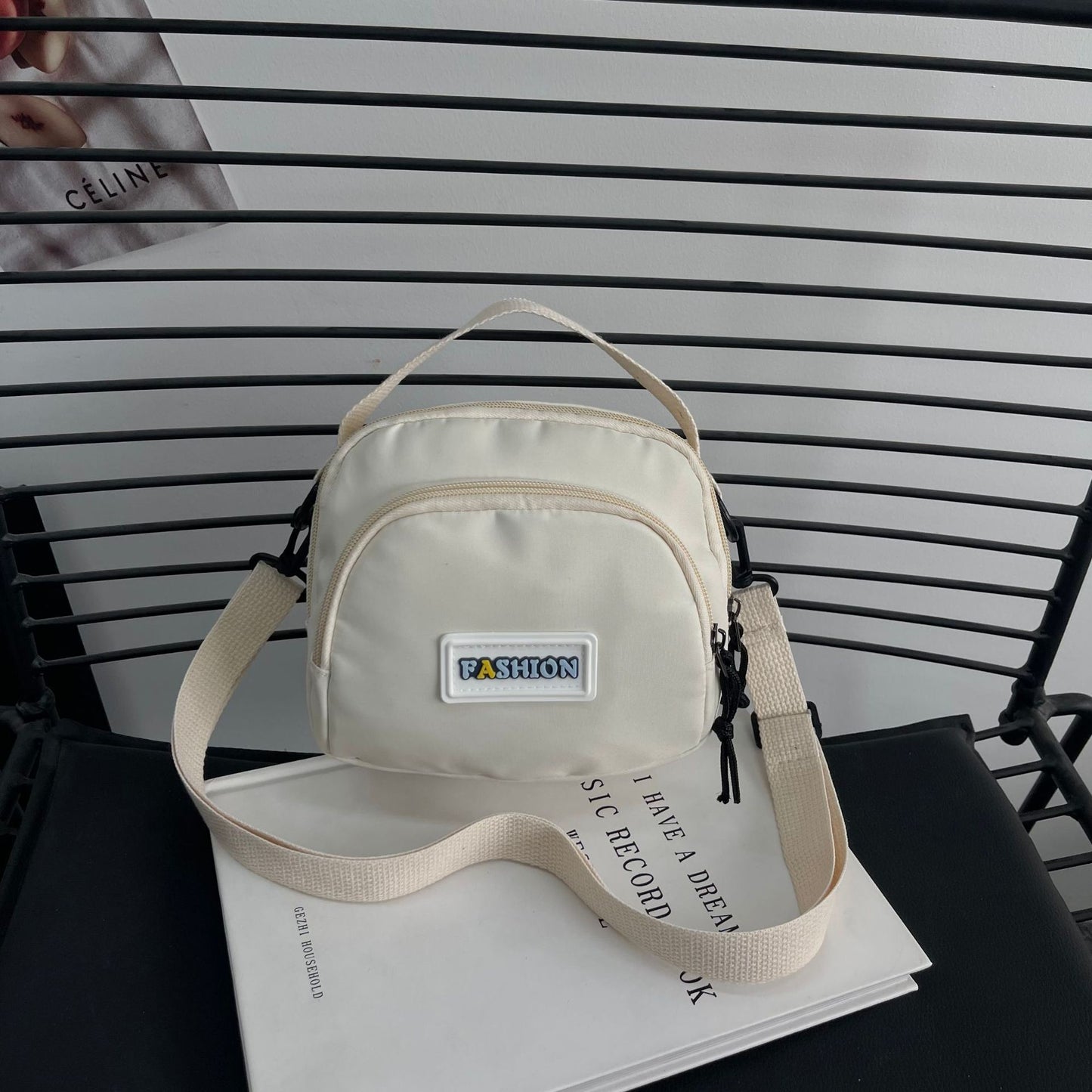 Cute Nylon Crossbody Bag for Women, Fashionable Mini Shoulder Bag with Zipper Closure and Multiple Inner Pockets, Perfect for Daily Use and School