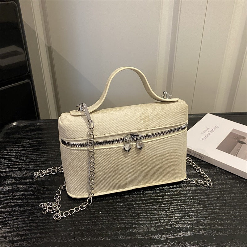 Summer New Fashion Simple Shoulder Messenger Bag Chain Design Love Heart Small Square Bag with Zip