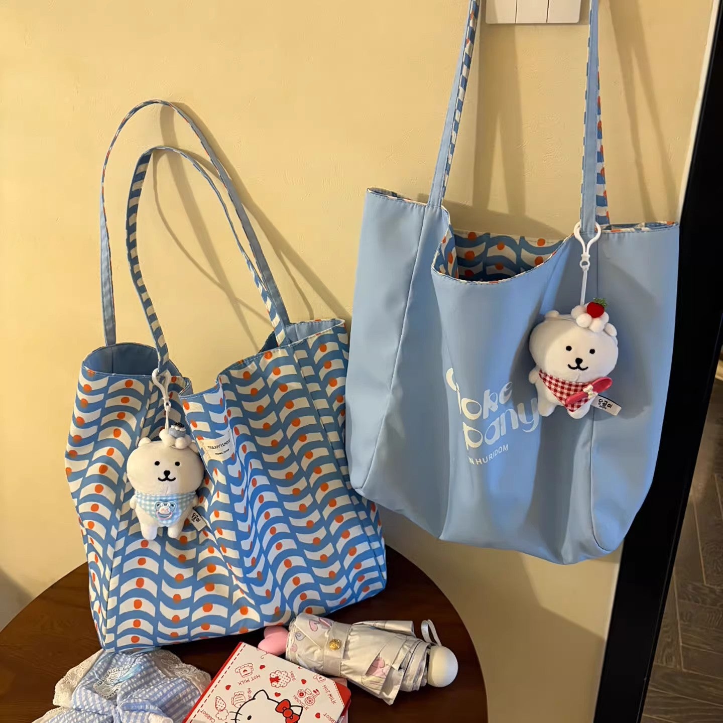 2025 New Large Capacity Reversible Tote Bag with Wave Pattern and Cute Charm, Casual Urban Style for Daily Use