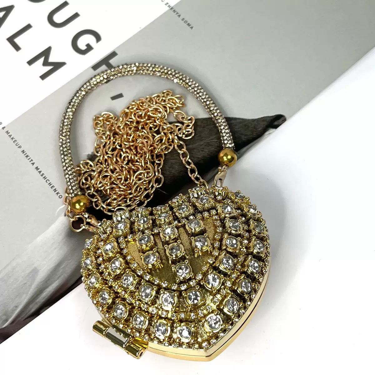 2025 New European Fashion Mini Heart-Shaped Crystal Clutch Bag with Chain Strap for Evening Party and Daily Use