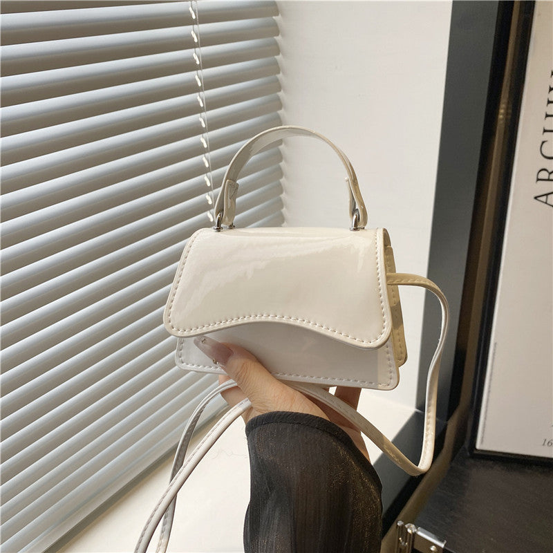 New Simple Fashion Women's Shoulder Crossbody Small Square Bag Stitching Design High-Grade Soft Pu Material Everyday Joker