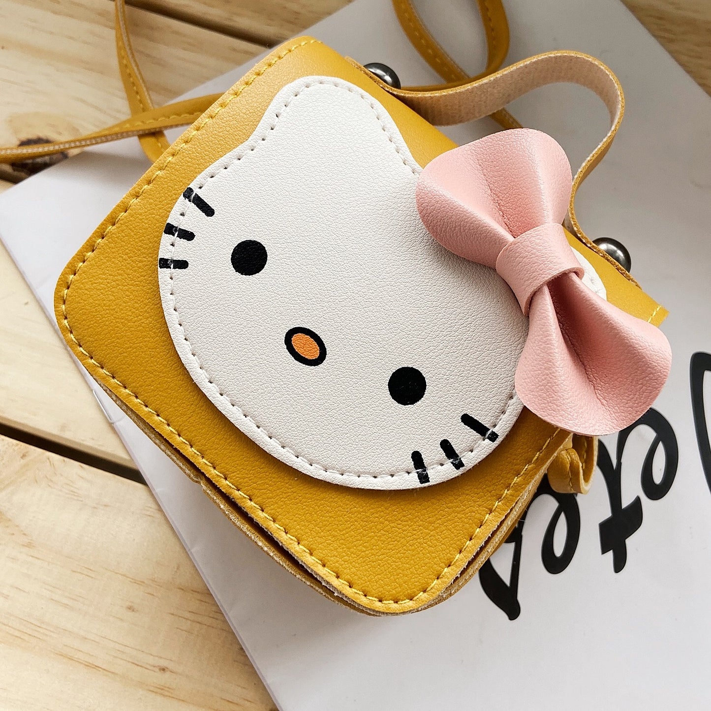 Cute Kitty Face Mini Crossbody Bag for Kids with Bow Design, Fashionable Daily Accessory