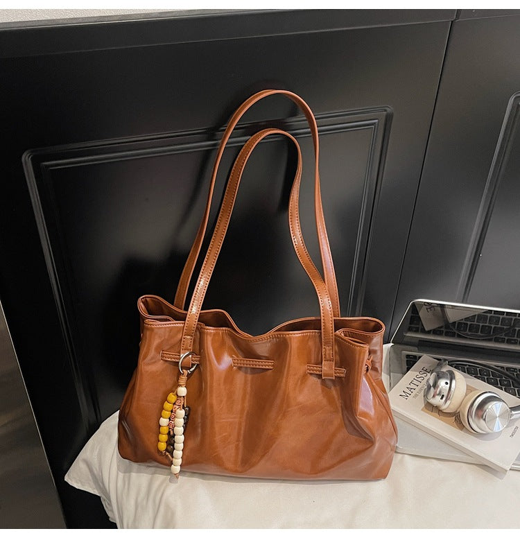 2025 New Fashion Women's Large Capacity Tote Bag with Retro Charm, Stylish Shoulder Bag for Daily Commute and Casual Wear