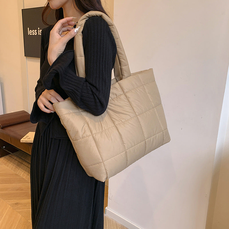 Fashion Casual Large Capacity Bag Women's New Fleece-Lined Underarm Bag Simple Shoulder Crossbody Tote Bag