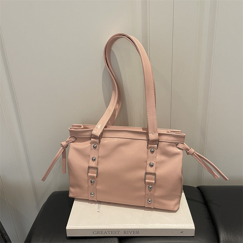 Rivet Fashion Temperament Commute Casual New Retro Simple Trendy Portable Underarm Shoulder Bag