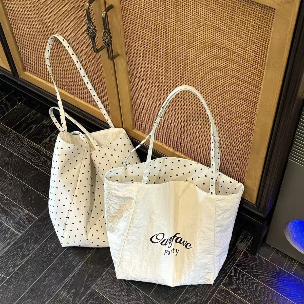 Party Canvas Tote Bag Female Large Capacity Shoulder Bag Polka Dot Shoulder Strap Everyday Joker Simple Fashion
