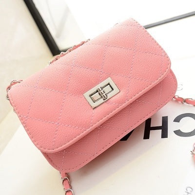 2025 Autumn New Quilted Chain Mini Crossbody Bag Women's Fashionable Small Square Shoulder Bag with Lock Clasp and Inner Pockets