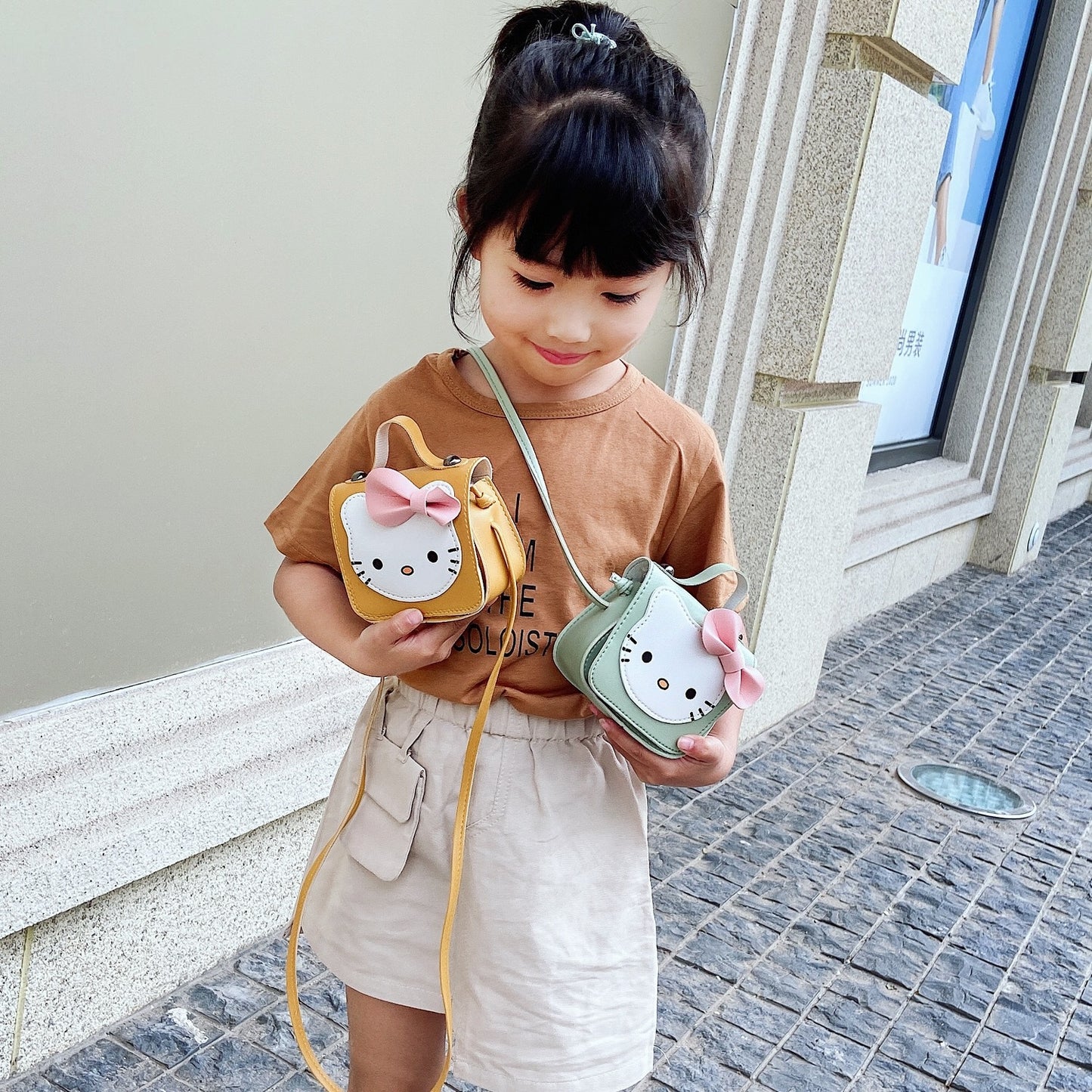 Cute Kitty Face Mini Crossbody Bag for Kids with Bow Design, Fashionable Daily Accessory