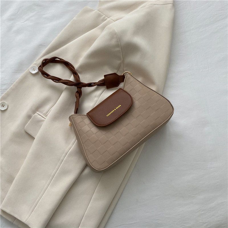 Chic Mini Shoulder Bag 2026 New Fashion Crossbody Bag with Quilted Design and Braided Strap for Everyday Style