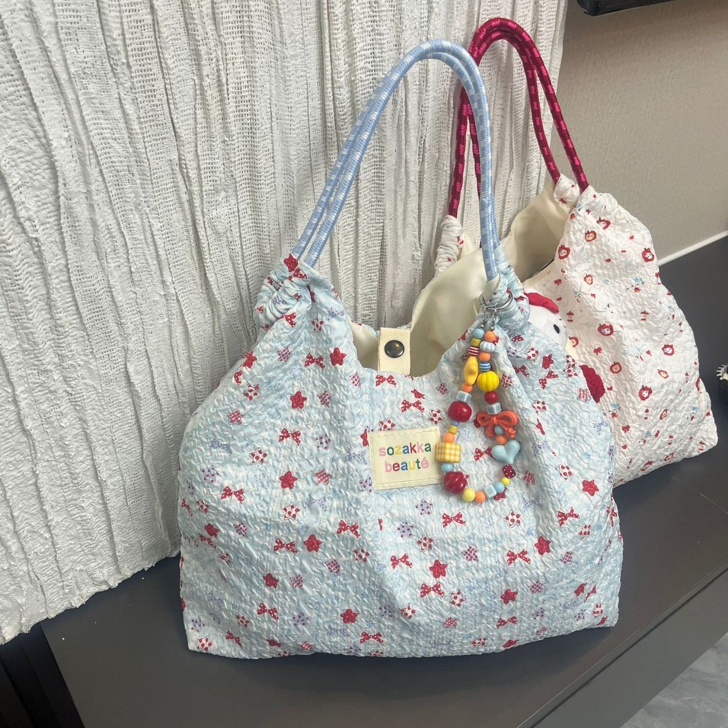 Korean Embossed Sweet Cartoon Shoulder Bag Women's Apple Commuter Handbag