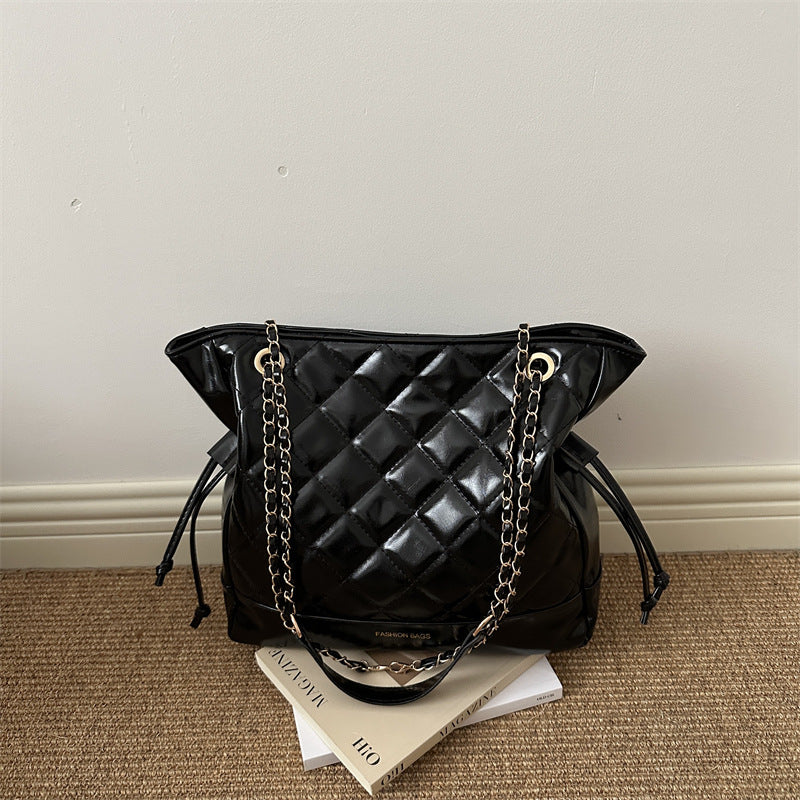 Retro Diamond Plaid Bucket Bag Women's Shoulder Chain Design Drawstring Closed Commuter Fashion All-Match Handbag