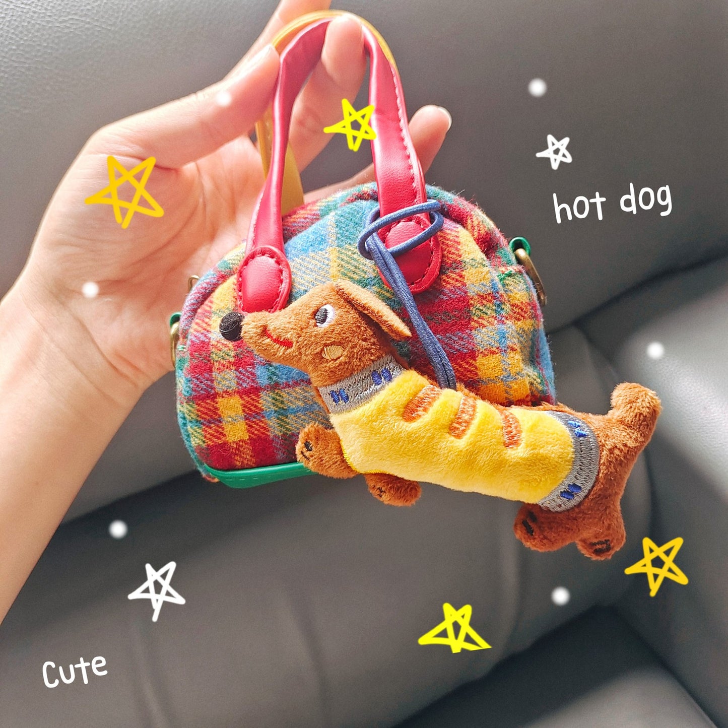 Cute Cartoon Dachshund Plush Keychain for Bag and Phone Decoration, Handmade Soft Toy with Stitched Details